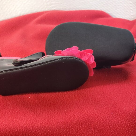 Tendertoes Black Patent Leather Fascia Flower Detail Infant Velcro Dress Shoe 2 - Picture 11 of 16
